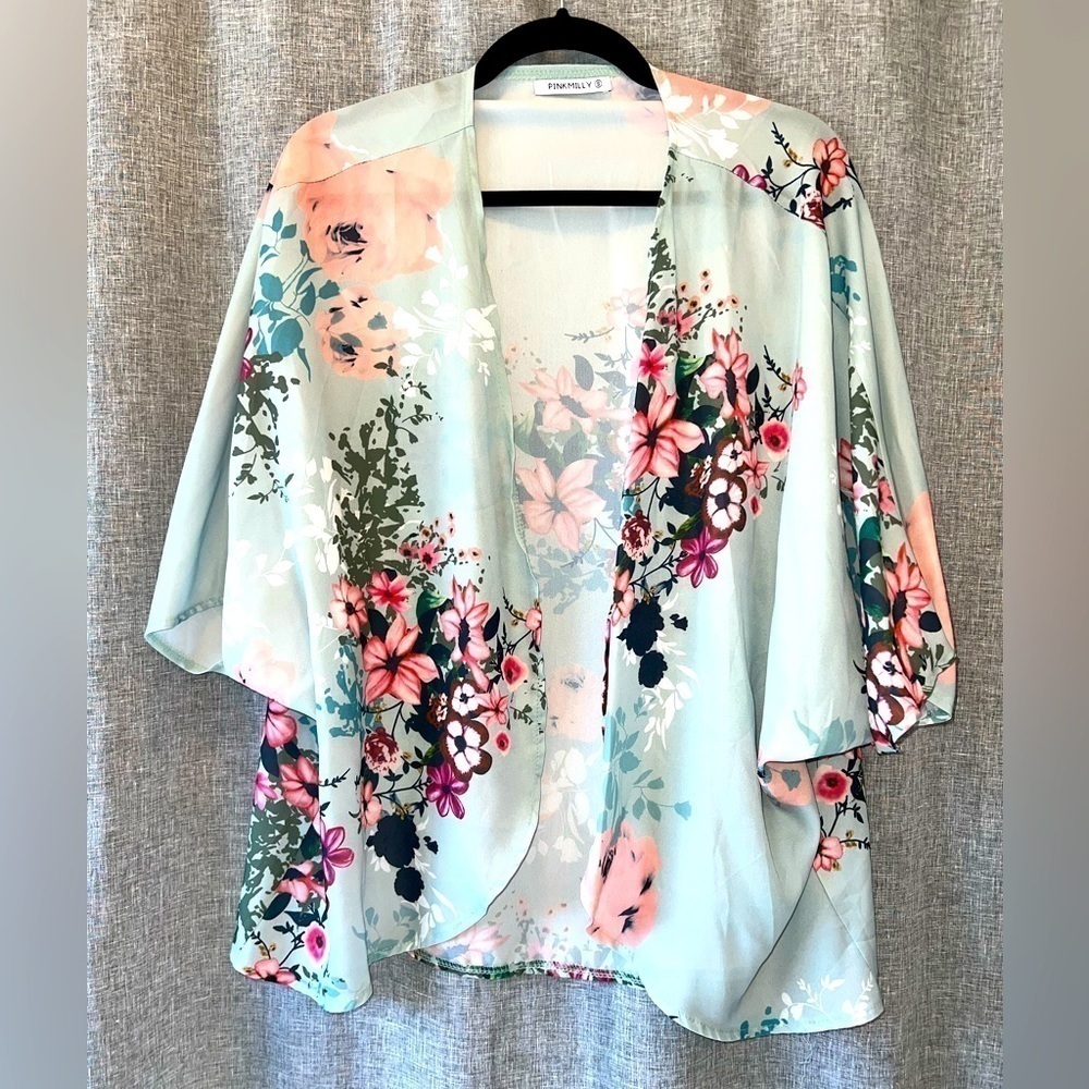 *WOMEN'S Pink Milly Floral Kimono small
